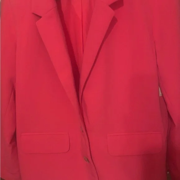 Gorgeous Suit in Vibrant Pink Suit. BRAND NEW WT- entire suit ! - Picture 3 of 16